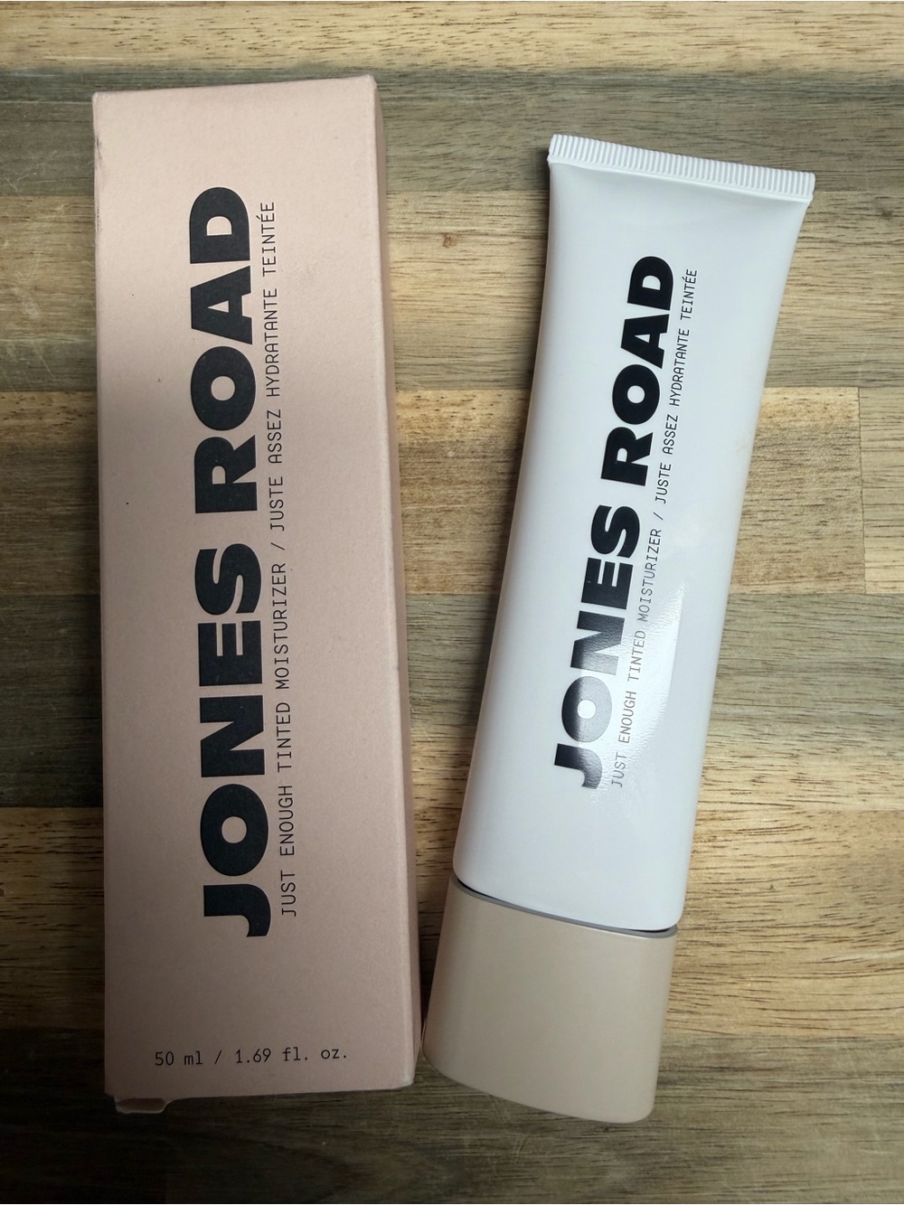 Jones Road Tinted Moisturizer in Light